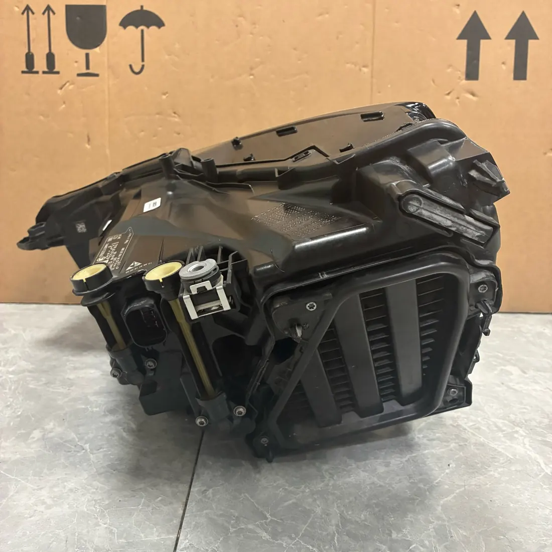 Audi Q3 F3 2019-2021 LED Headlight No Modules RH thumbnail 5