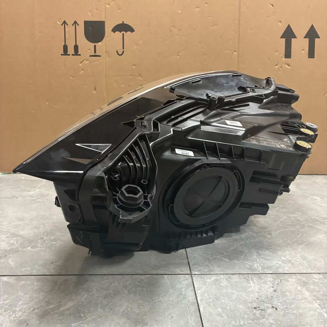 Audi Q3 F3 2019-2021 LED Headlight No Modules RH thumbnail 6