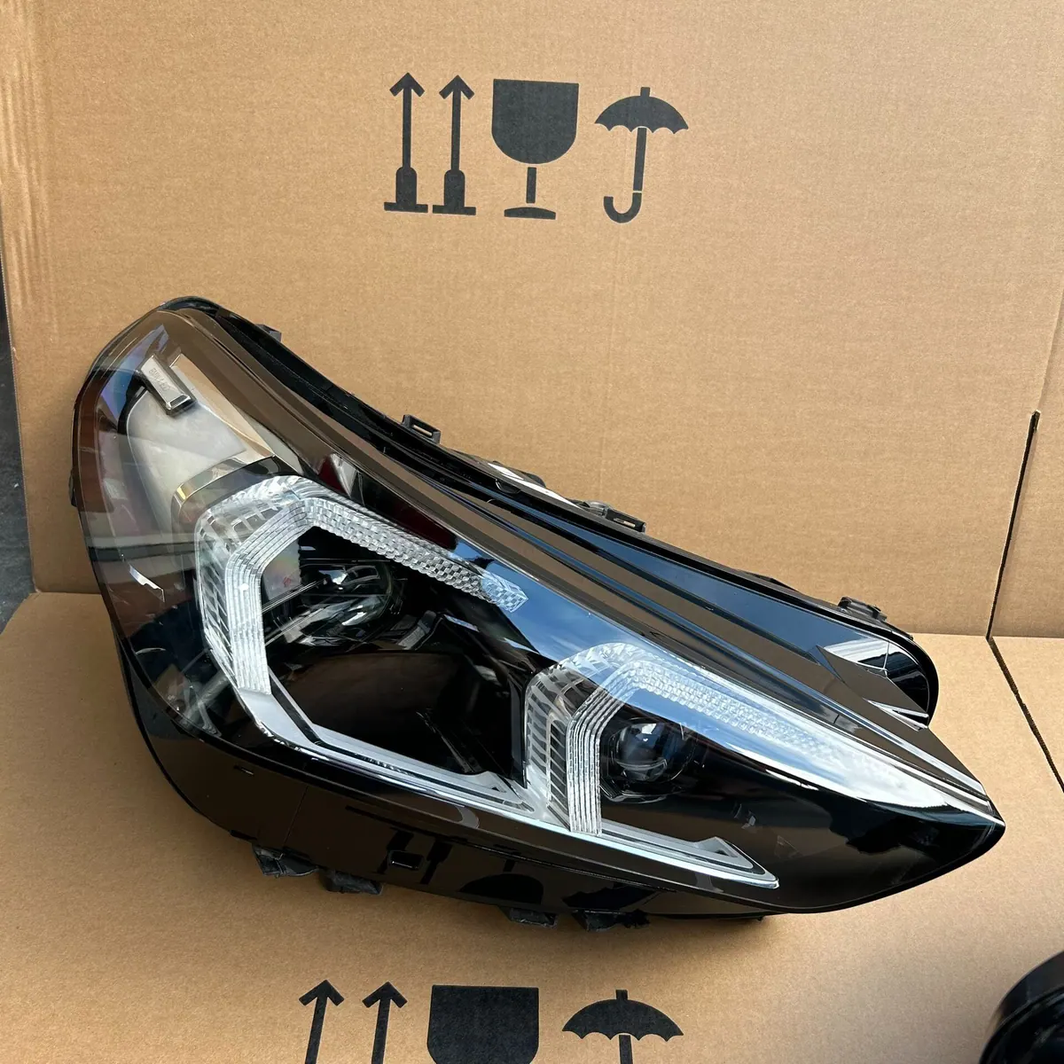 BMW U12 2023+ LED Headlight Assembly Original Used photo 1