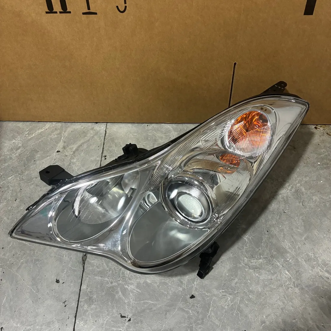 Infiniti EX25 LH Headlight Without Modules photo 1