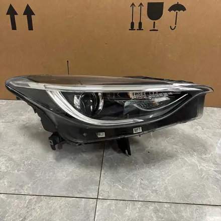 Infiniti QX30 RH Headlight 26010-5DA5B With Modules
