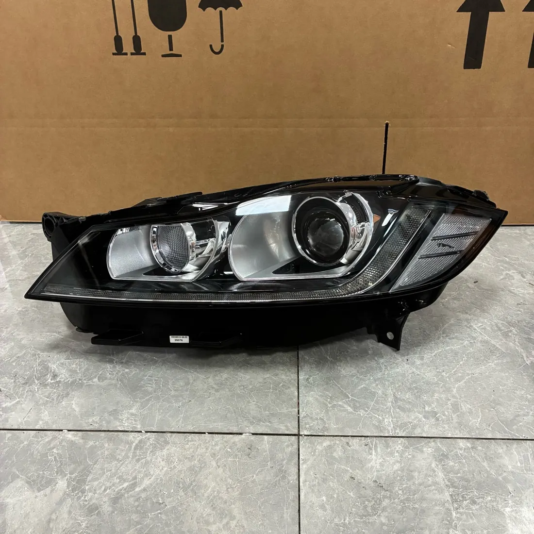 Jaguar XF X260 2016-2020 Bi-Xenon Headlight No Modules LH thumbnail 2