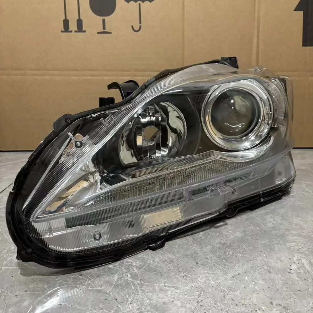 Lexus CT200h ZWA10 2011-2017 LH Halogen Projector Headlight Assembly photo 1