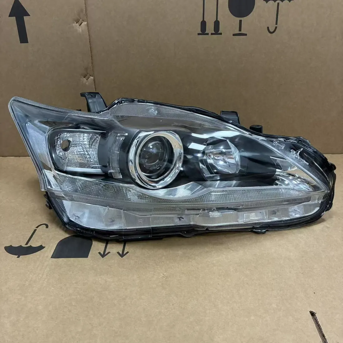 Lexus CT200h ZWA10 2011-2017 RH Halogen Projector Headlight Assembly photo 1