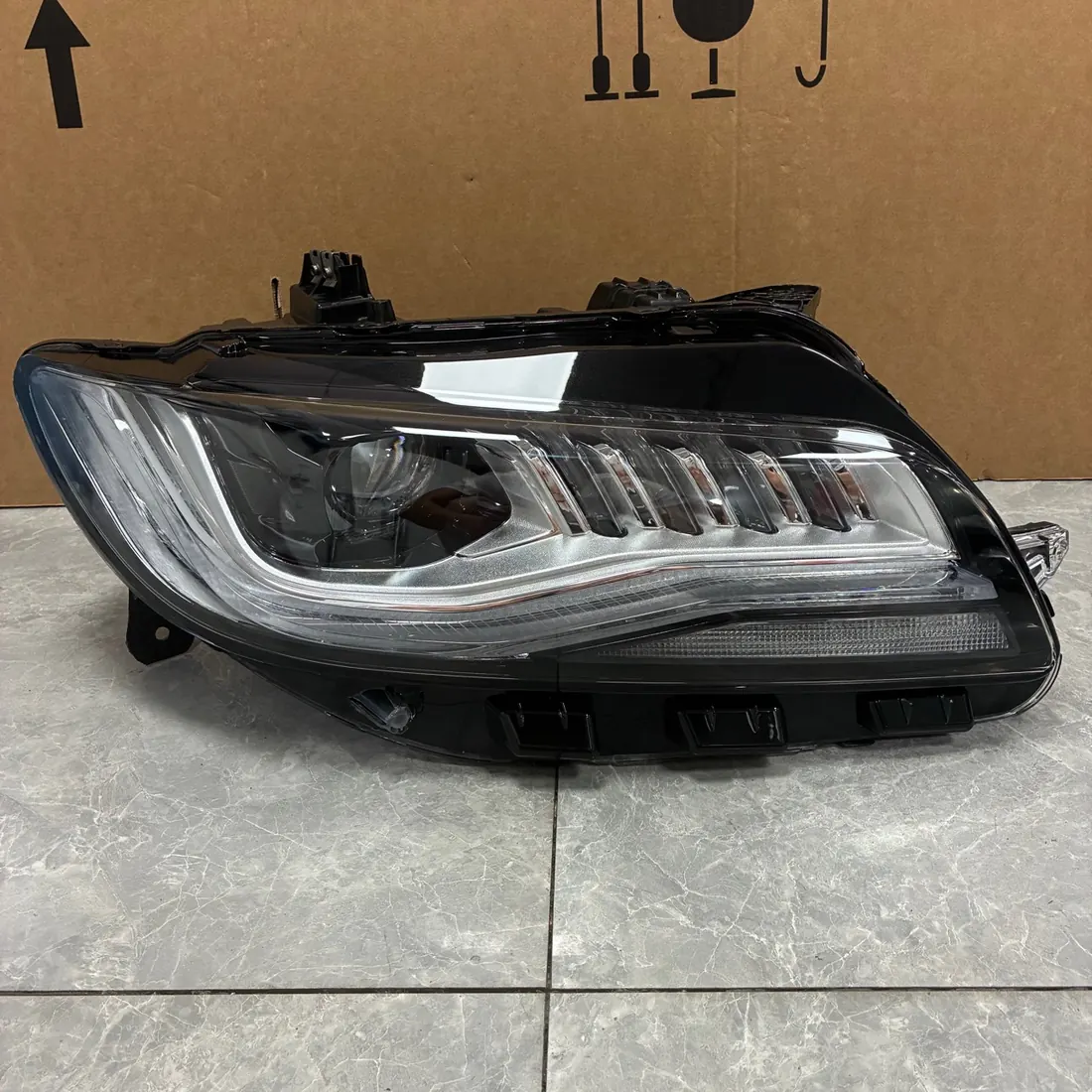 Lincoln MKZ RH Headlight XP53-13E016-BB With Modules photo 1