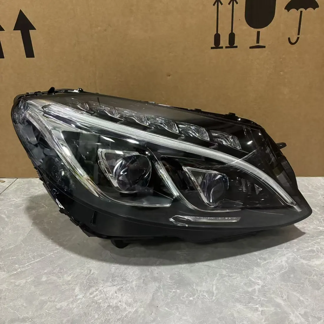 Mercedes-Benz W205 Pre-Facelift RH LED ILS Headlight A2059068202 Without Modules photo 1