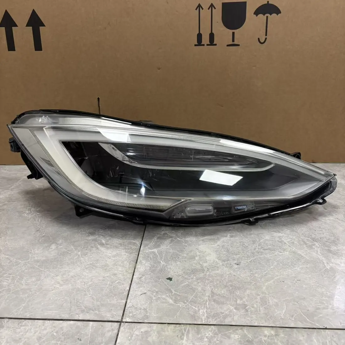 Tesla Model S Refresh Right LED Headlight ECE 1065046-00-C With Module photo 1