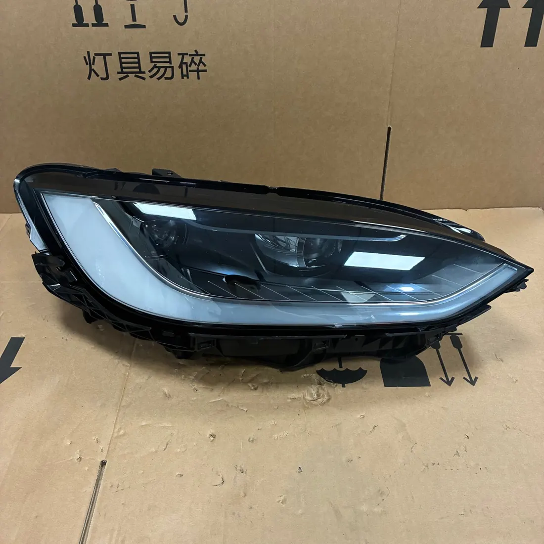 Tesla Model X Refresh 2021-2025 RH Global Matrix LED Headlight With Module 1800041-00-B photo 1