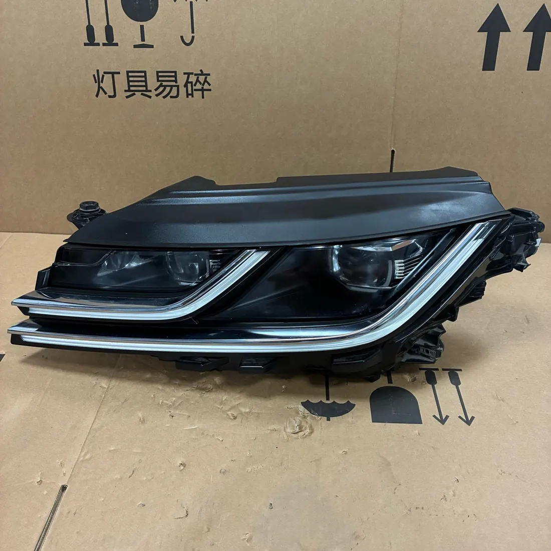 Volkswagen CC MQB 3GG 2018-2020 Pre-LCI LH LED Headlight With Modules 3GG941031 photo 1