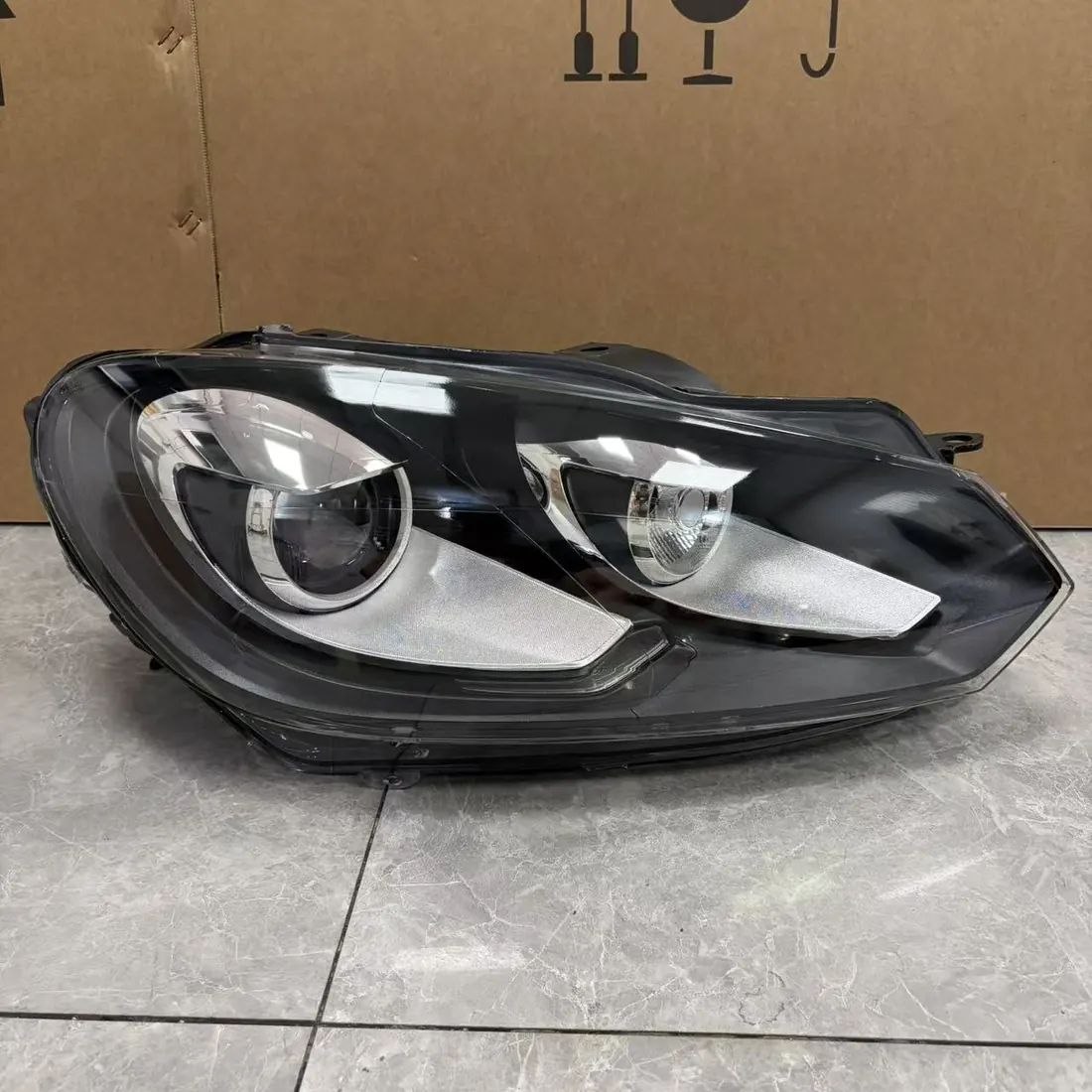 Volkswagen Golf Mk6 5K Right Bi-Xenon Projector Headlight photo 1