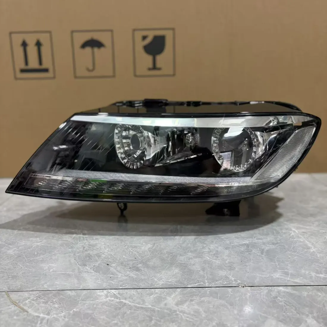 Volkswagen Phaeton 3D Facelift Left AFS Bi-Xenon Headlight 3D1941753 photo 1