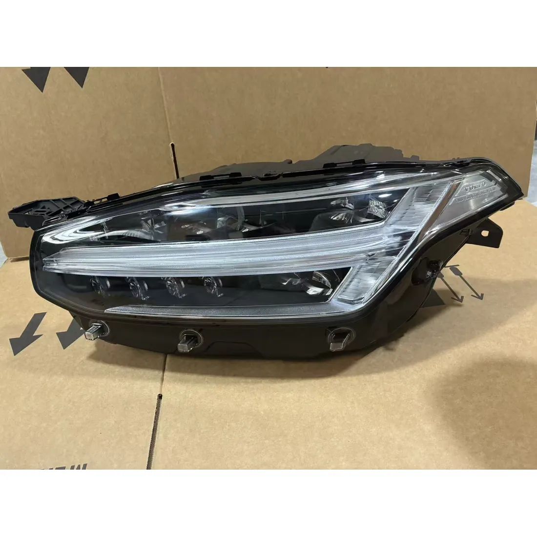 Volvo XC90 II 2019-2021 Left Full LED Active High Beam Headlight 32342482 photo 1