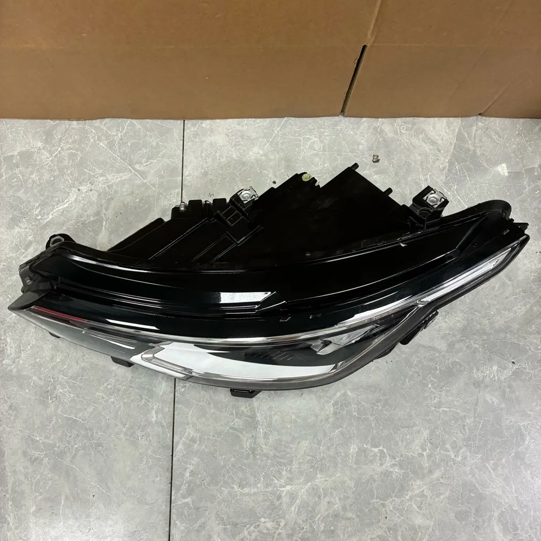 VW Golf Mk8.5 Facelift LED Headlight with Modules LH thumbnail 3