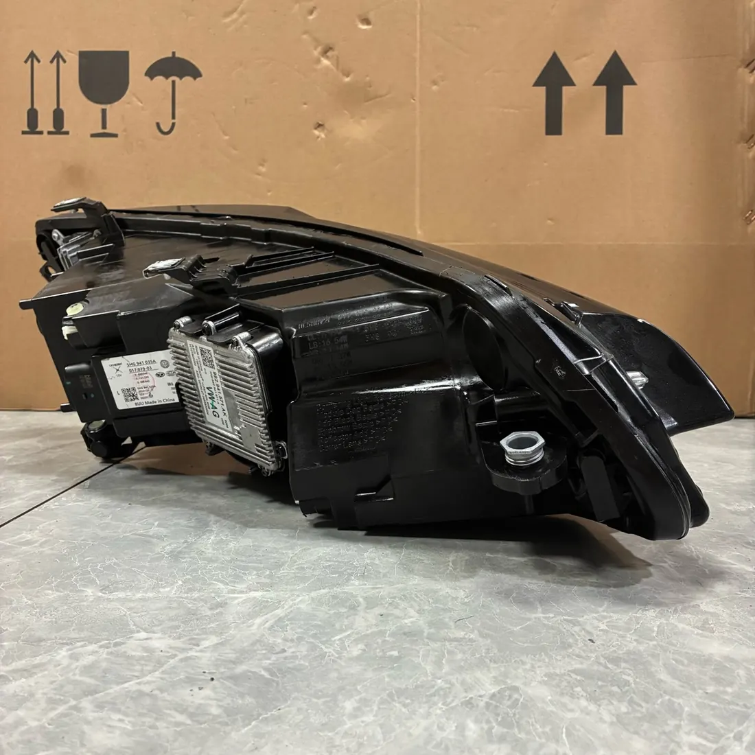 VW Golf Mk8.5 Facelift LED Headlight with Modules LH thumbnail 4