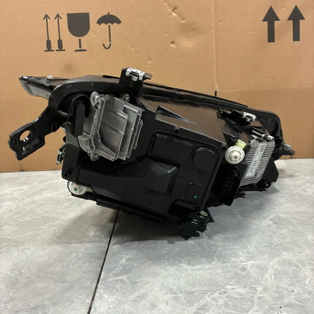 VW Golf Mk8.5 Facelift LED Headlight with Modules LH thumbnail 5