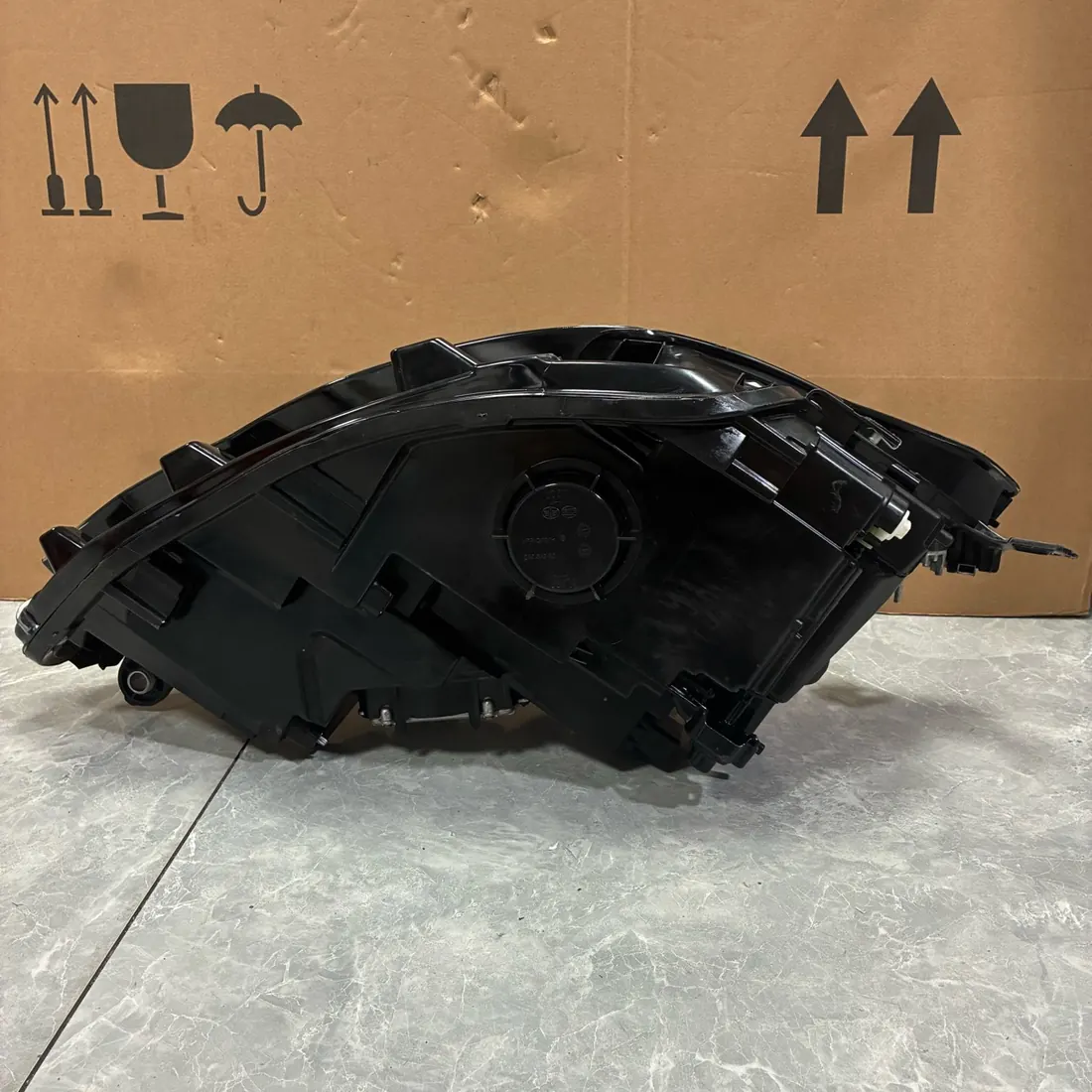 VW Golf Mk8.5 Facelift LED Headlight with Modules LH thumbnail 7
